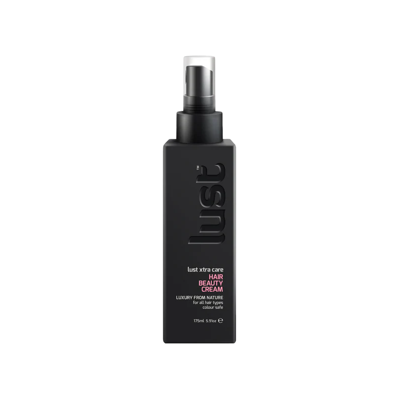 Black bottle with 'lusi' branding on a white background